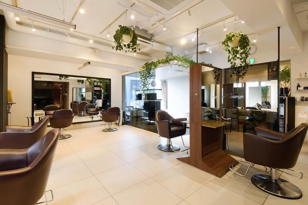 PlusLoungeの店内写真