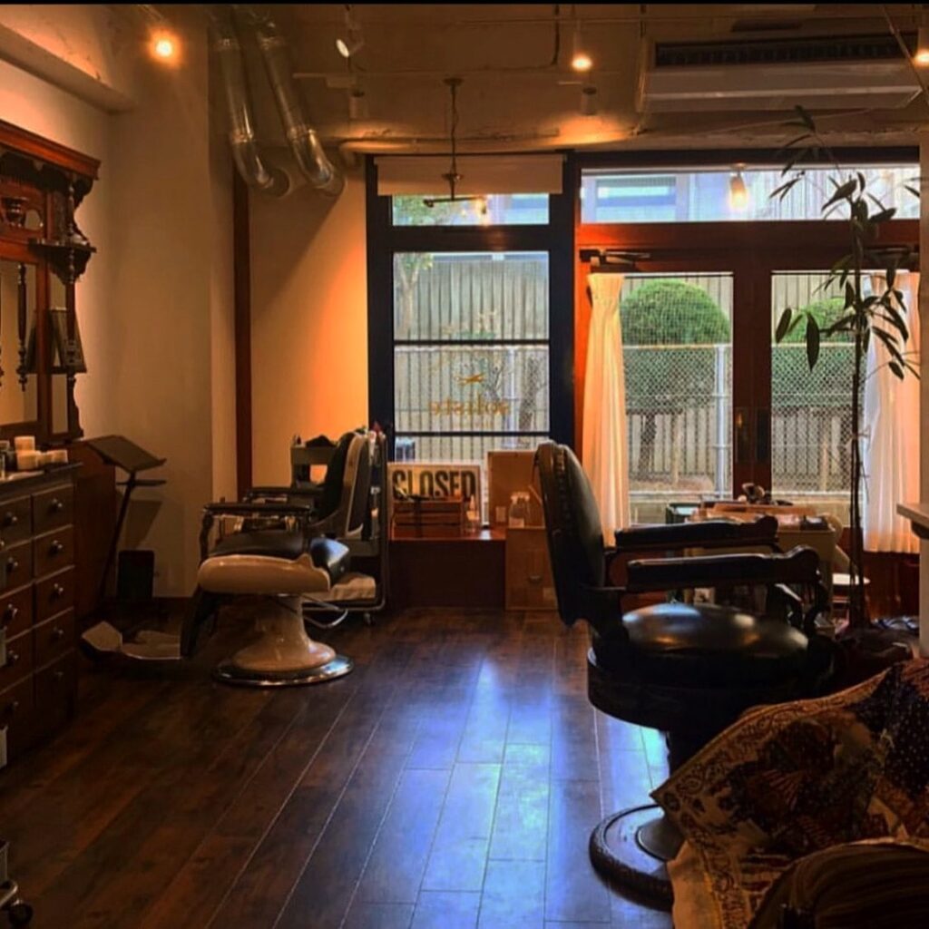 hair salon solisteの店内写真