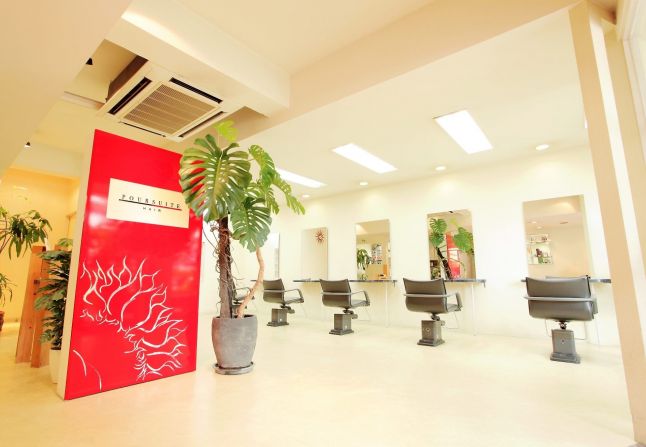 POUR SUITE HAIRの店内写真