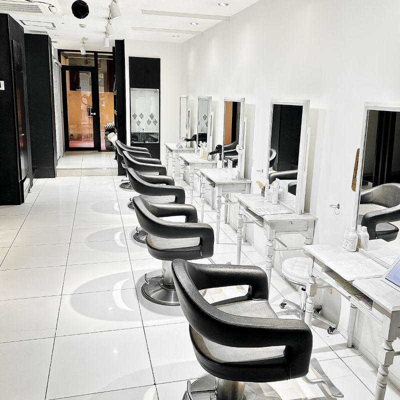 HAIR & MAKE EARTH　藤沢店の店内写真