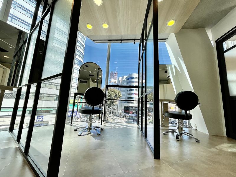 立川の美容室のサロン店内写真