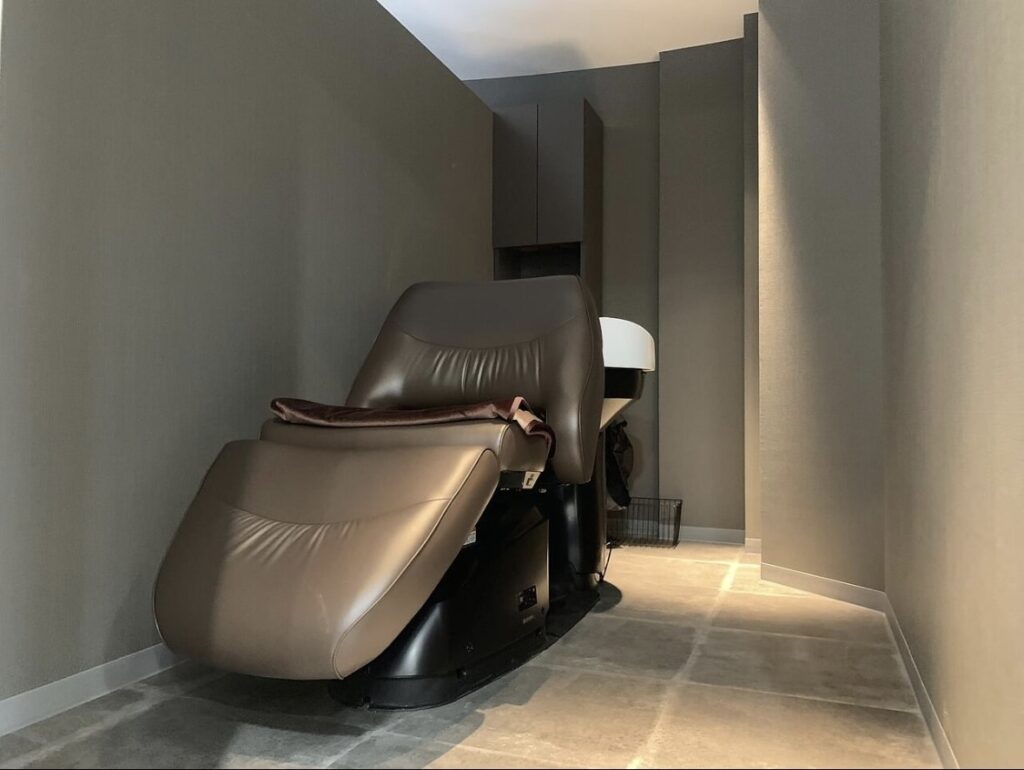 Luana hair & treatment 梅田店のシャンプー台の写真