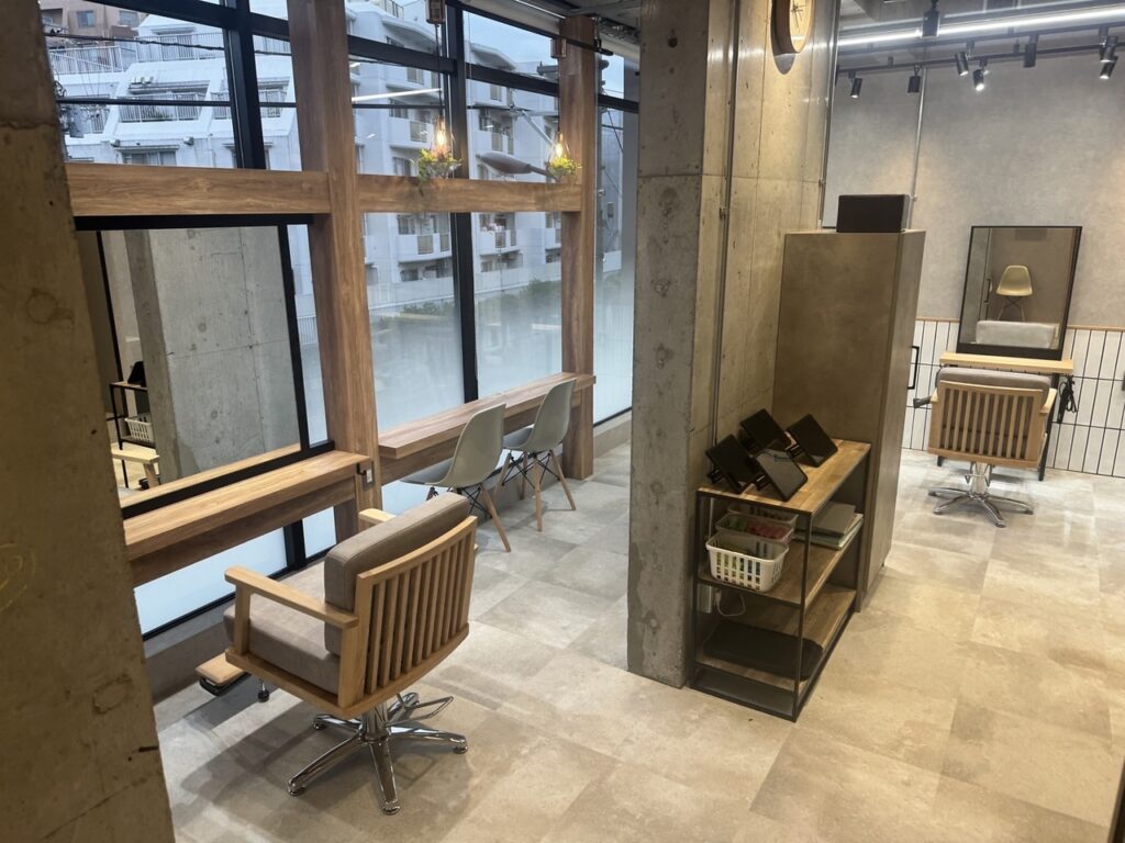 Agu hair arrows 高田馬場店の店内写真