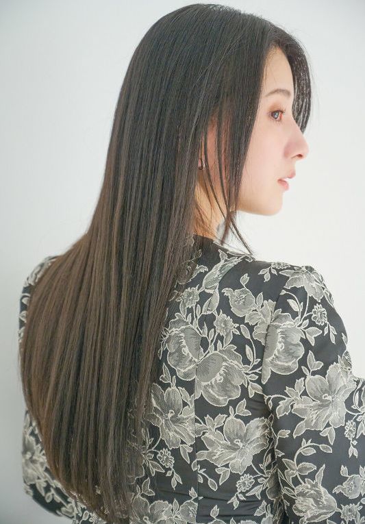 little 浦和の美しいストレートのスタイル写真