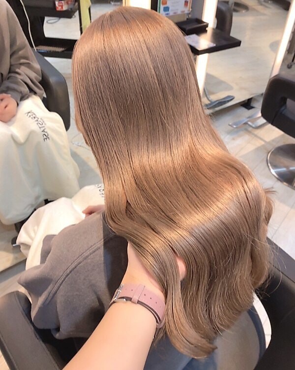 inq sakaeのセミロングスタイル