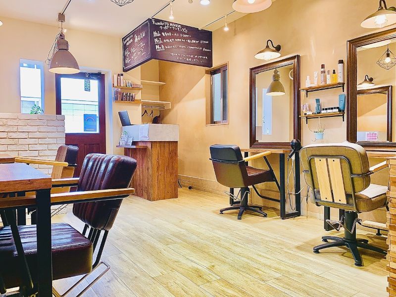 kamibito mavie　赤羽の店内