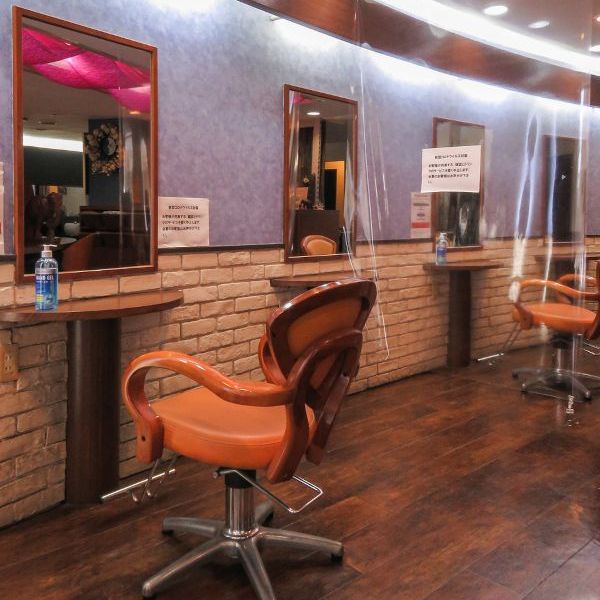 hair make YU-GA（ヘアメイク　ユーガ）の店内写真
