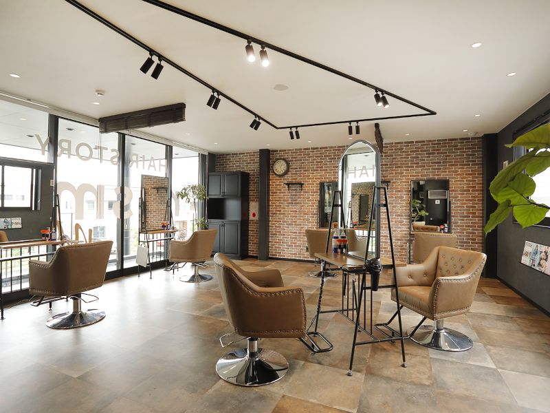 HAIR　STORY r-ism next（ヘアストーリーリズムネクスト）の店内